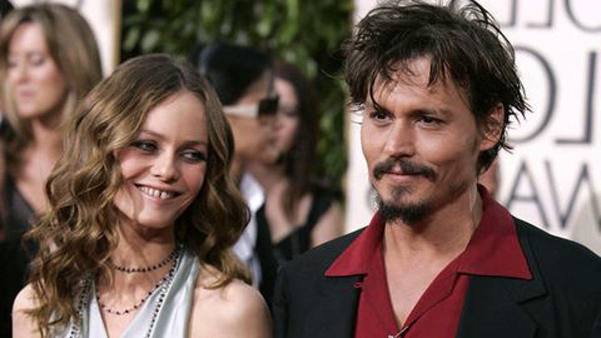 Johnny Deep A L Hopital 500 Millions D Euros Reclames Par Vanessa Paradis