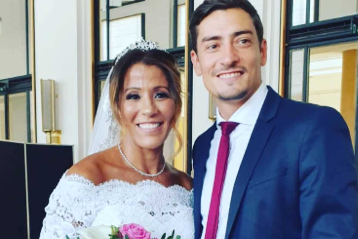 Naoil en robe de mariée avec Claude : une photo qui interpelle les fans